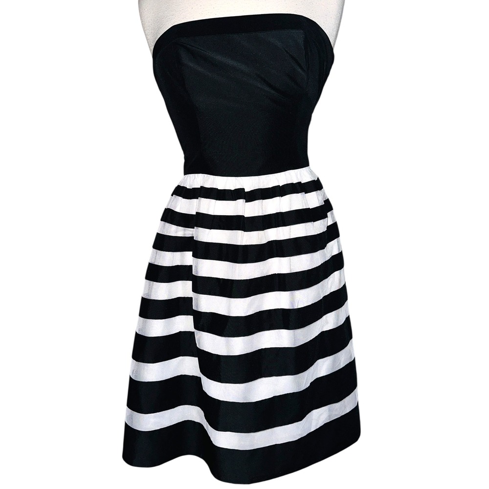 WB4 White House Black Market Strapless Dress Striped Fit Flare Party Size 0